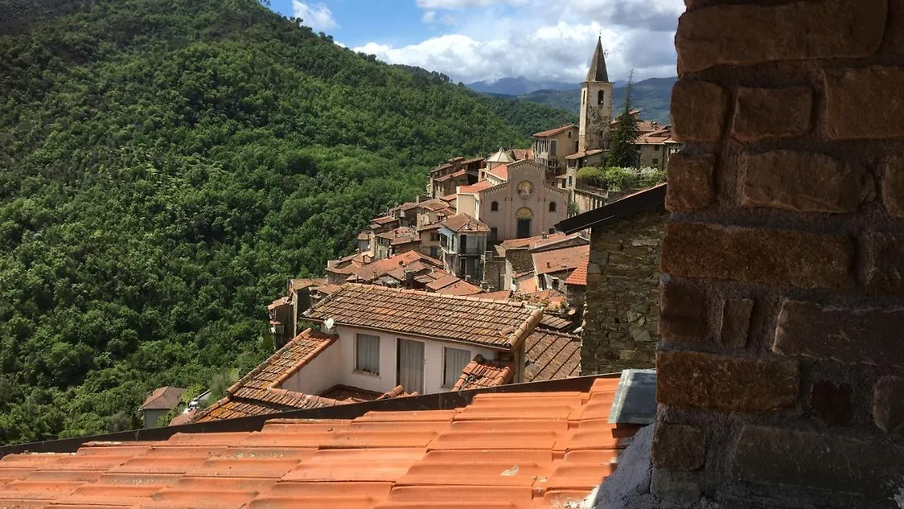 House In The Medieval Village Apricale 0*,